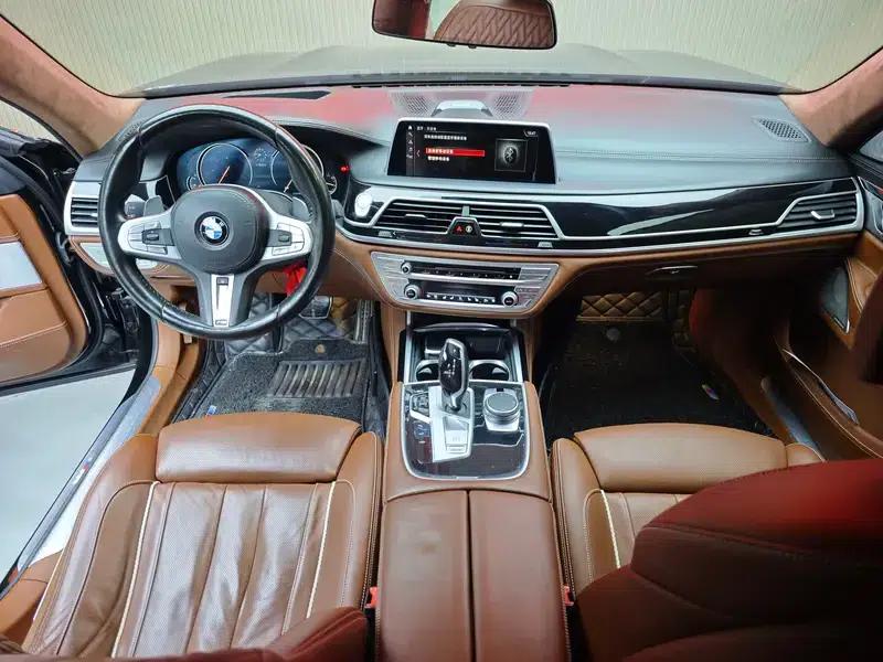 2018 BMW 7 Series 740Li Leading Edition M Sport Package — миниатюра 12