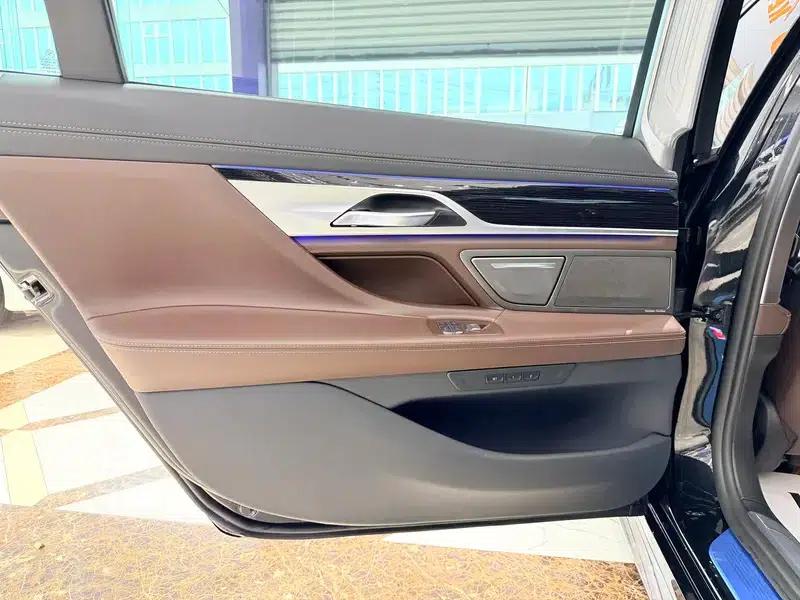 2019 BMW 7 Series 730Li M Sport Package — миниатюра 13
