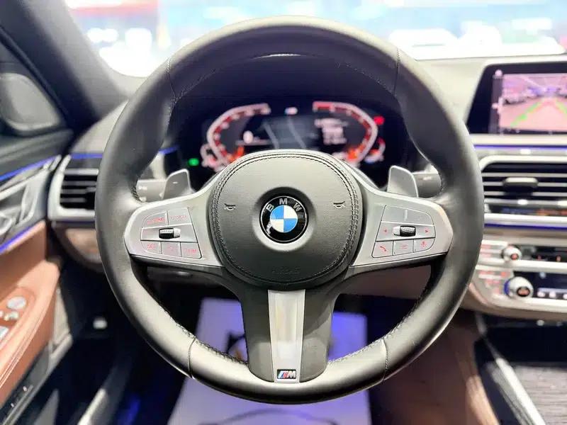 2019 BMW 7 Series 730Li M Sport Package — миниатюра 19