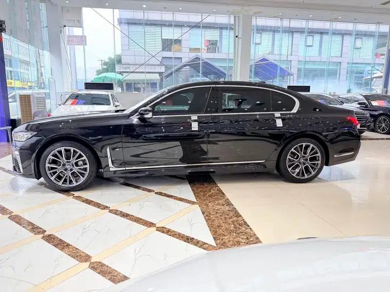 2019 BMW 7 Series 730Li M Sport Package — миниатюра 4