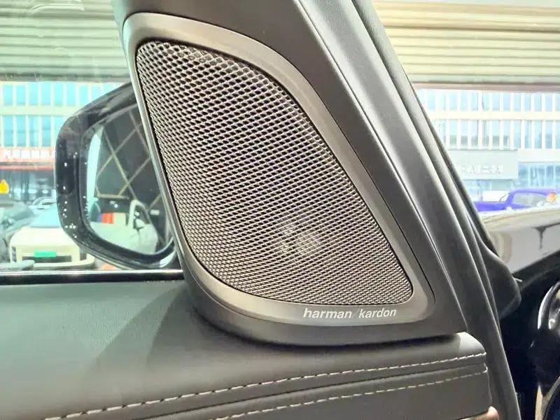 2019 BMW 7 Series 730Li M Sport Package — миниатюра 10