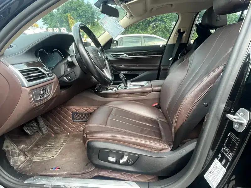 2017 BMW 7 Series 730Li Leading Edition — миниатюра 12