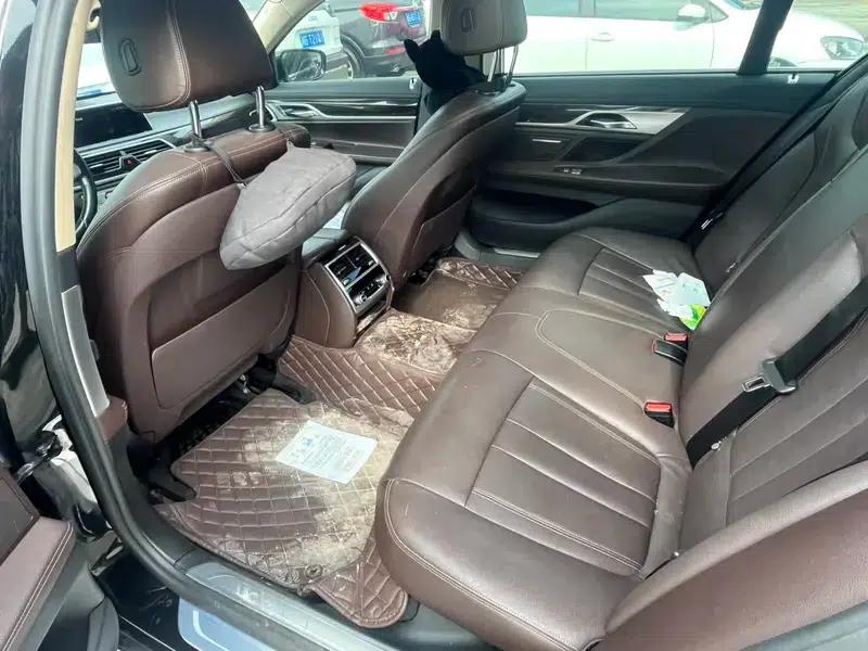 2017 BMW 7 Series 730Li Leading Edition — миниатюра 13