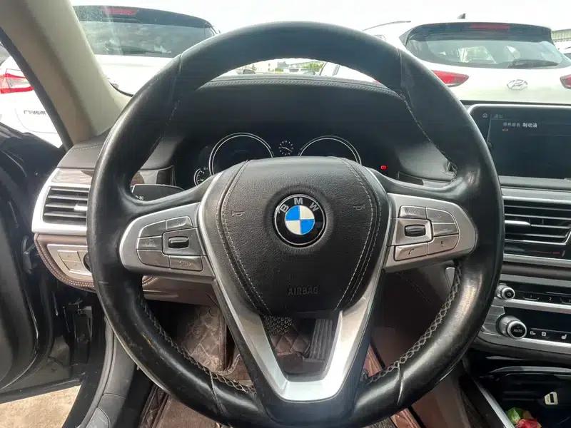 2017 BMW 7 Series 730Li Leading Edition — миниатюра 10