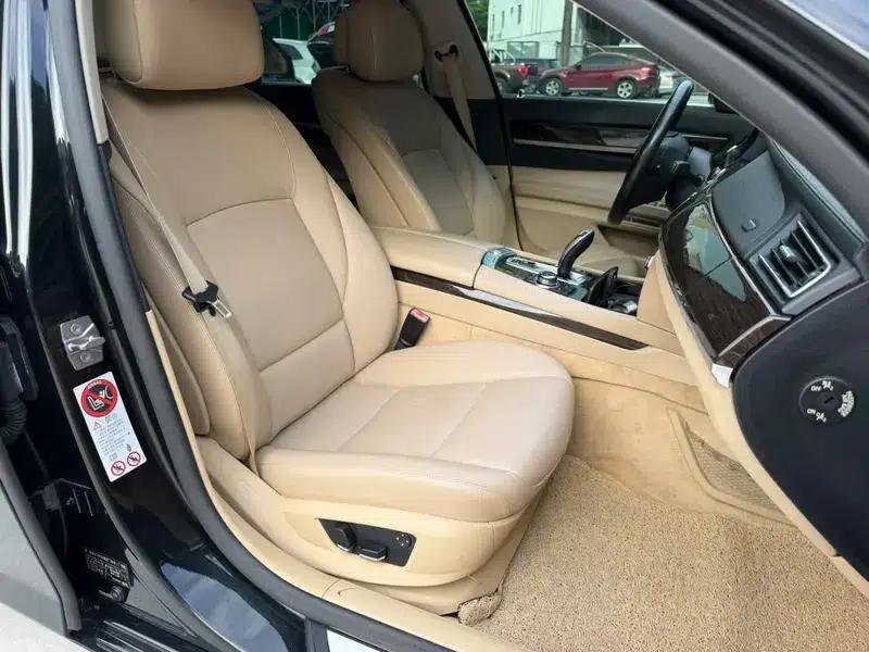 BMW 7 Series 2009 730Li Leading Edition — миниатюра 16
