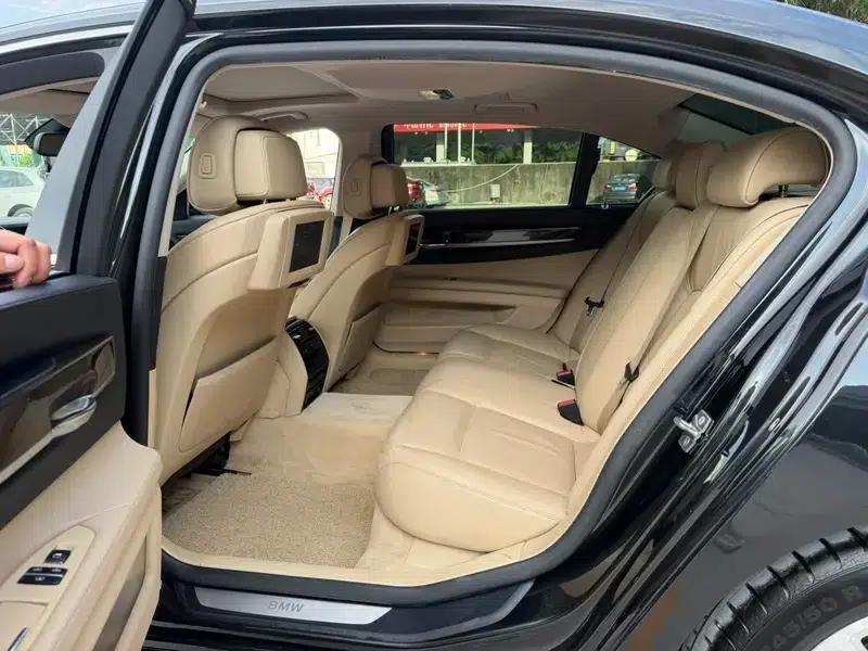 BMW 7 Series 2009 730Li Leading Edition — миниатюра 17