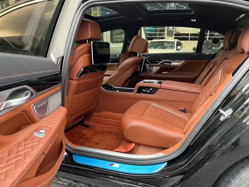 2019 BMW 7 Series 750Li xDrive V8 M Sport Package — миниатюра 9
