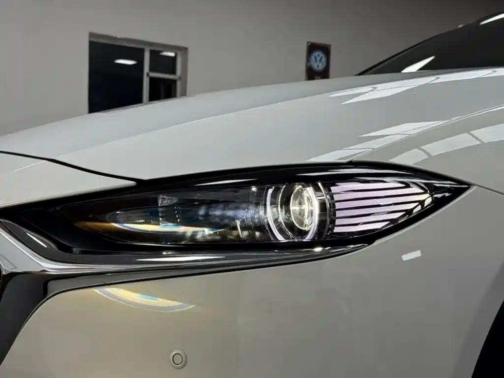 Mazda CX-4 2021 2.0L Automatic 2WD Blue Sky Explorer Edition — миниатюра 21