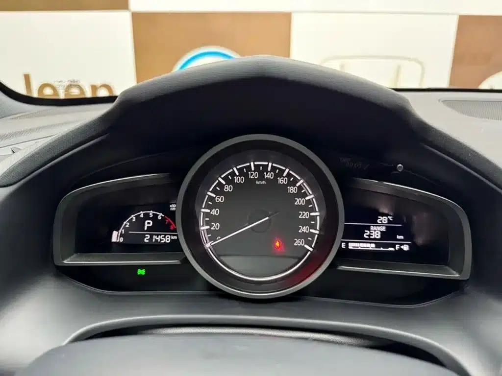 Mazda CX-4 2021 2.0L Automatic 2WD Blue Sky Explorer Edition — миниатюра 23