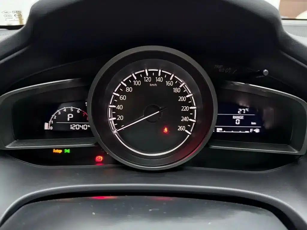 Mazda CX-4 2021 2.0L Automatic 2WD Blue Sky Explorer Edition — миниатюра 21