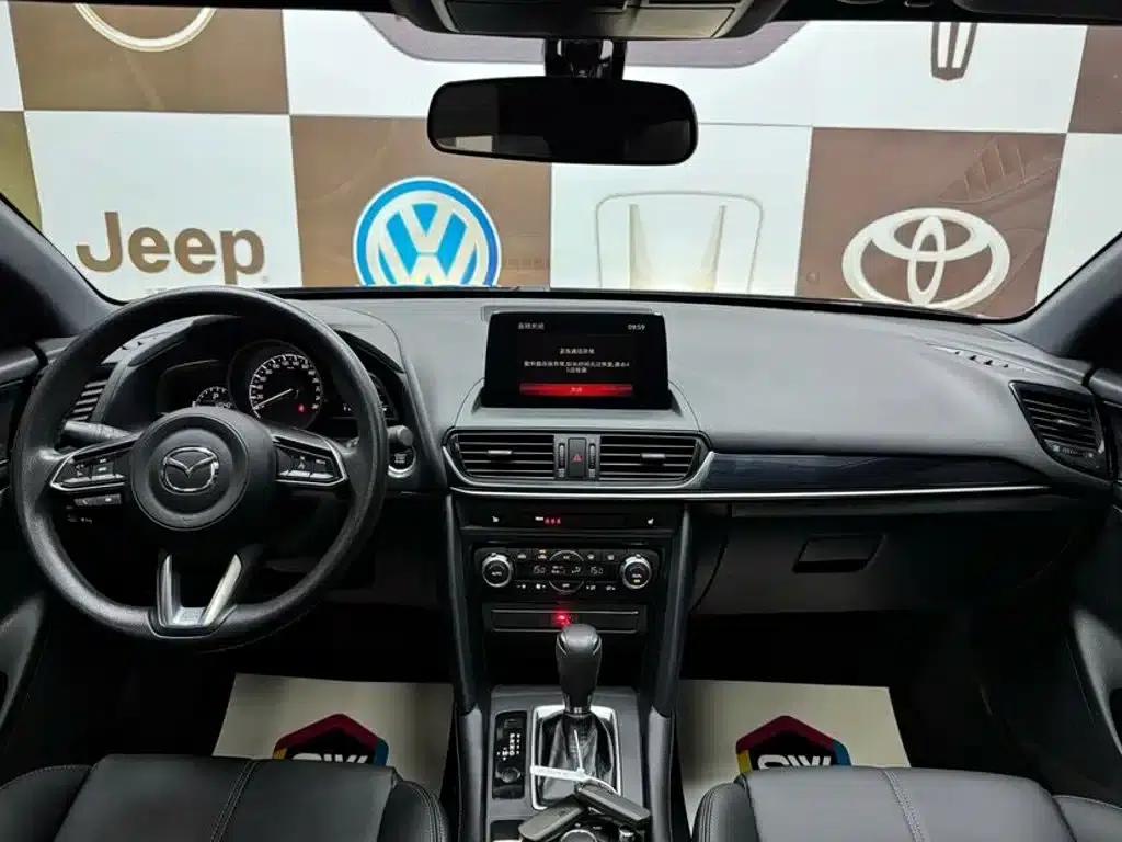 Mazda CX-4 2021 2.0L Automatic 2WD Blue Sky Explorer Edition — миниатюра 9