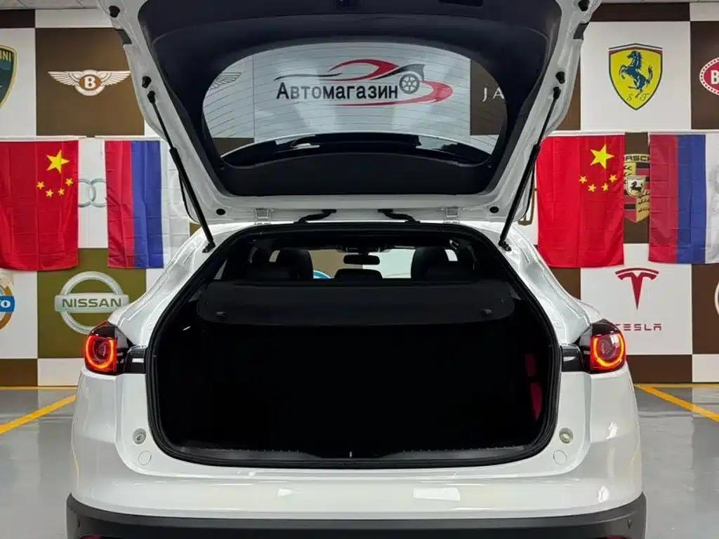 Mazda CX-4 2021 2.0L Automatic 2WD Blue Sky Explorer Edition — миниатюра 17