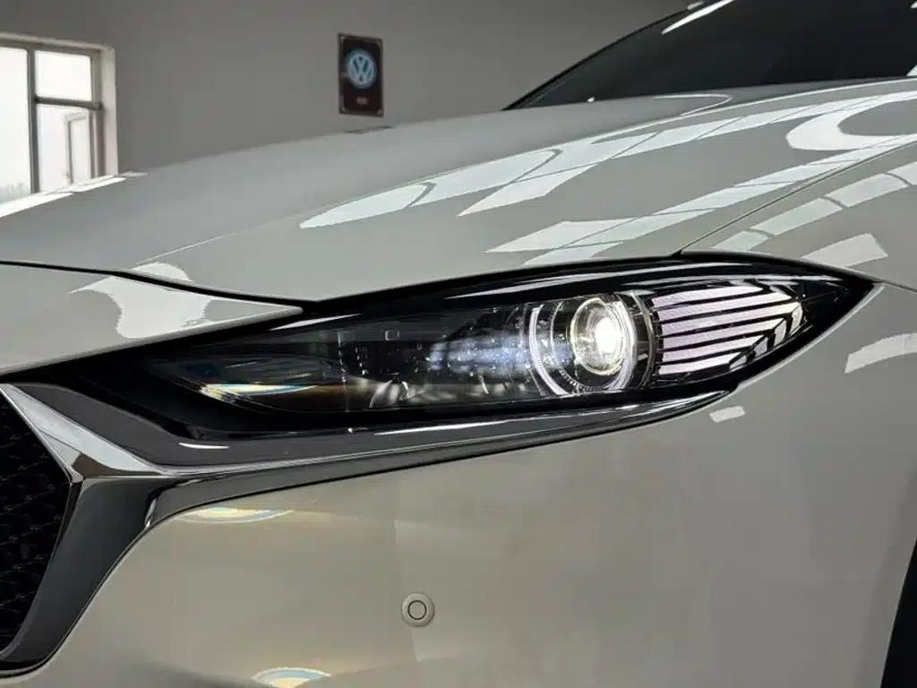 Mazda CX-4 2021 2.0L Automatic 2WD Blue Sky Explorer Edition — миниатюра 21