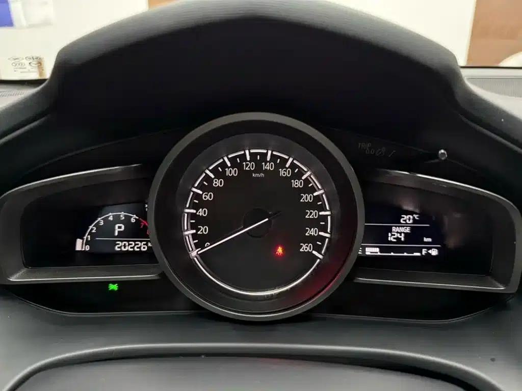 Mazda CX-4 2021 2.0L Automatic 2WD Blue Sky Explorer Edition — миниатюра 22
