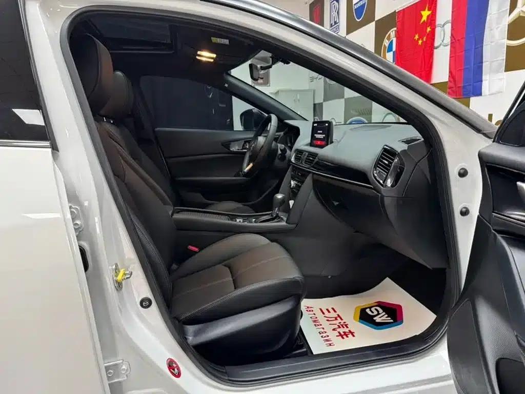 Mazda CX-4 2021 2.0L Automatic 2WD Blue Sky Explorer Edition — миниатюра 10