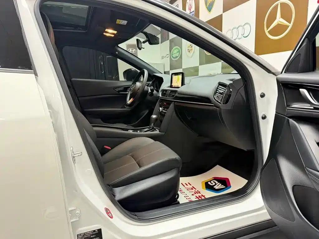 Mazda CX-4 2021 2.0L Automatic 2WD Blue Sky Explorer Edition — миниатюра 10