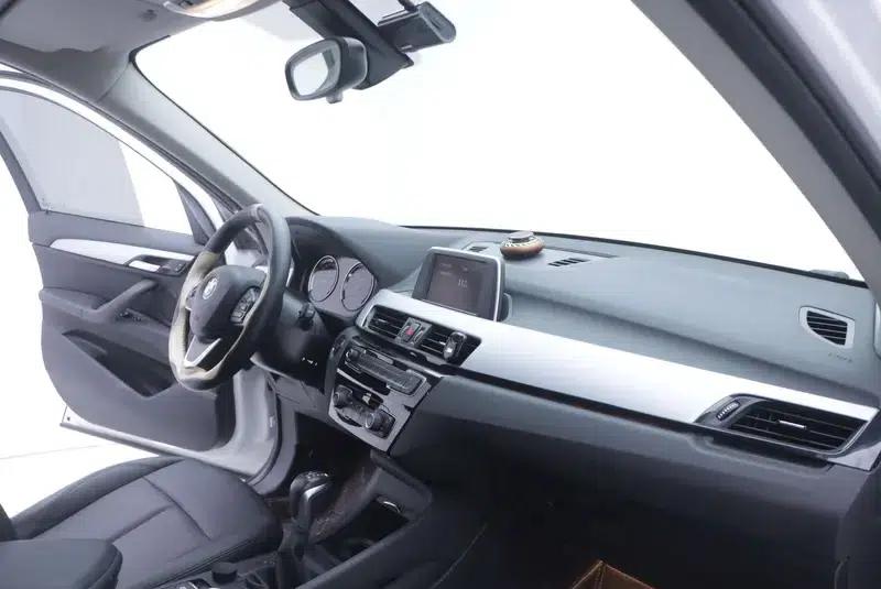 BMW X1 2018 sDrive18Li Fashion Edition — миниатюра 15