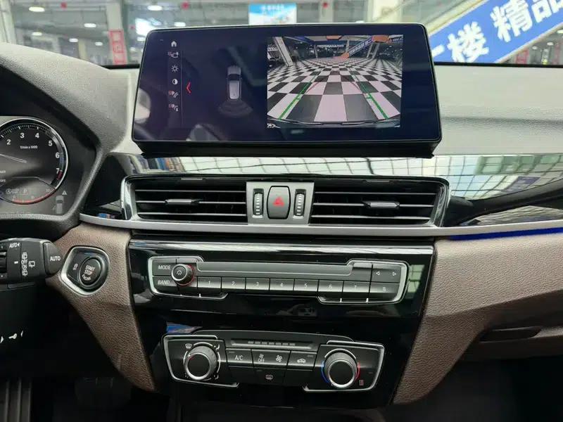 BMW X1 2022 sDrive20Li Fashion Edition — миниатюра 13