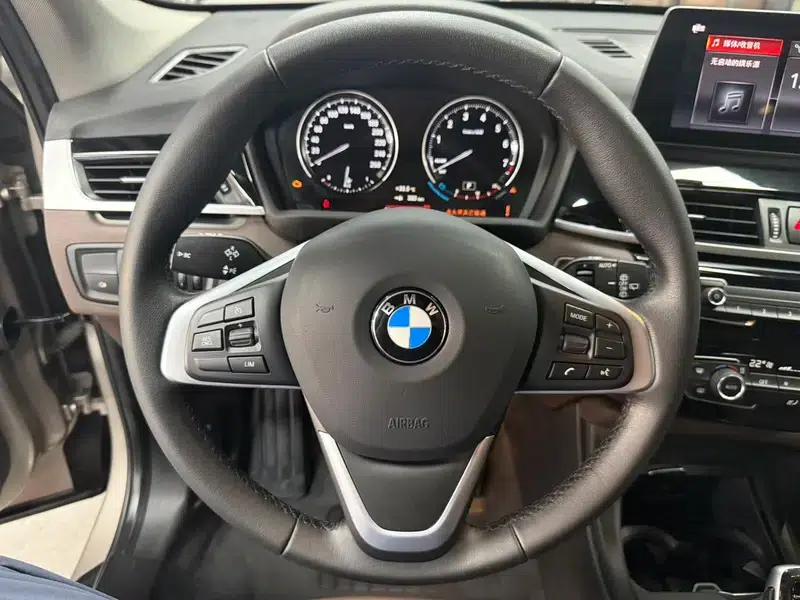 BMW X1 2020 sDrive25Li Leading Edition — миниатюра 8