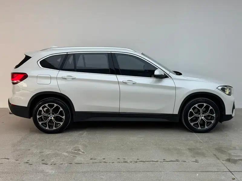 BMW X1 2022 sDrive25Li Leading Edition — миниатюра 8