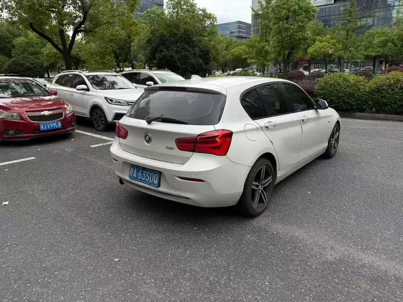 BMW 1 Series (Imported) 2016 118i Urban Design Package — миниатюра 6