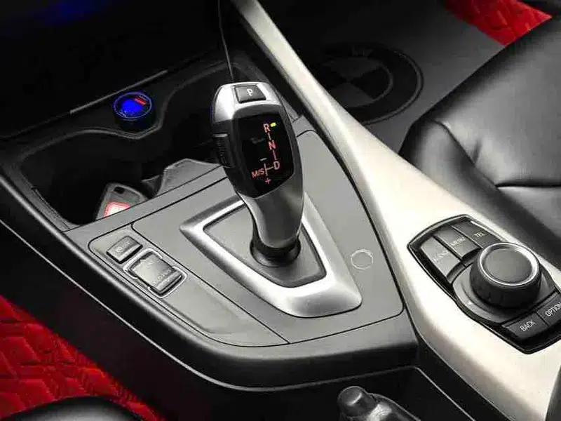 BMW 1 Series (Imported) 2016 118i Leading Edition — миниатюра 15