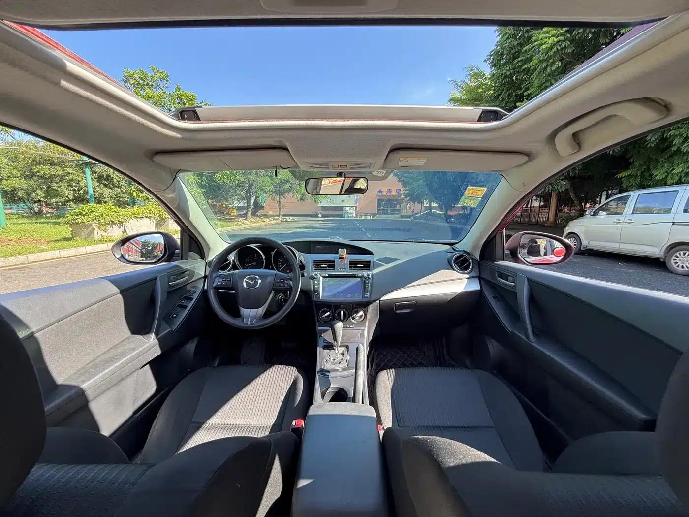 Mazda3 Axela 2015 Sedan 1.6L Automatic Elite — миниатюра 11