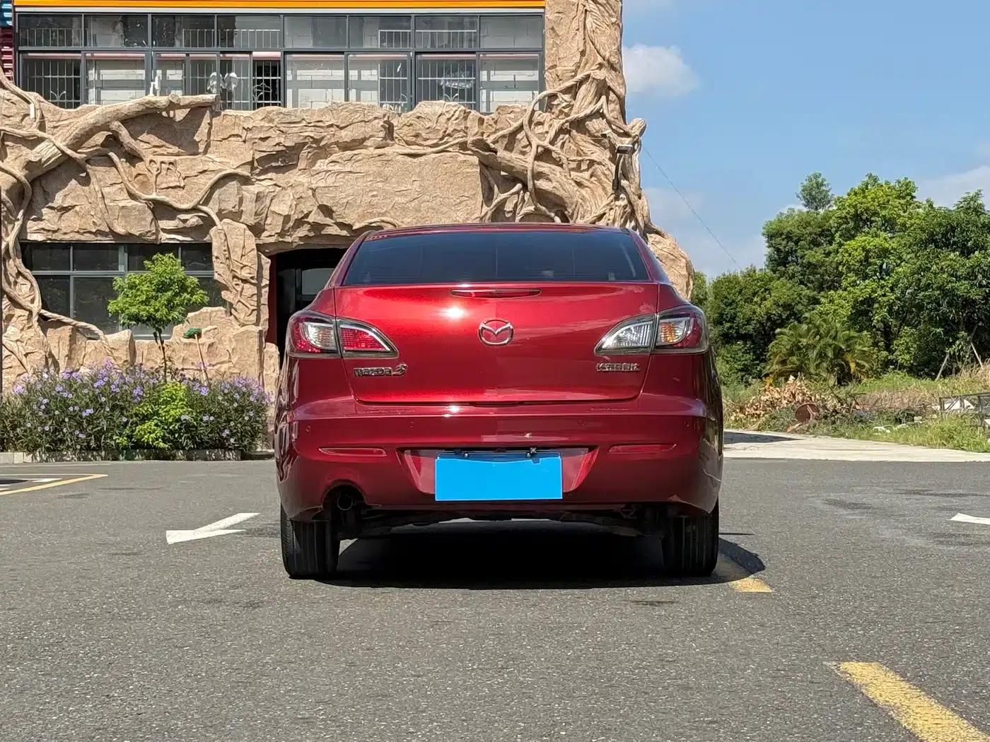 Mazda3 Axela 2015 Sedan 1.6L Automatic Elite — миниатюра 4