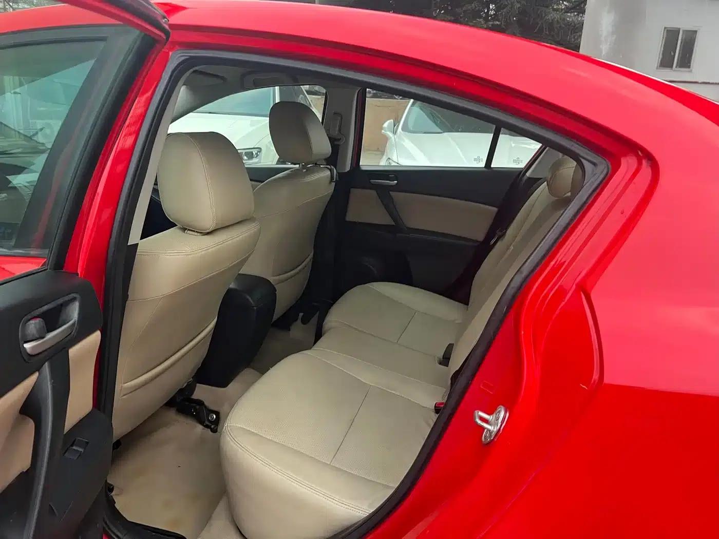 Mazda3 Axela 2013 Hatchback 1.6L Automatic Elite — миниатюра 8