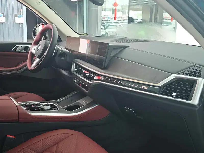 BMW X5 2023 xDrive30Li M Sport Package — миниатюра 9