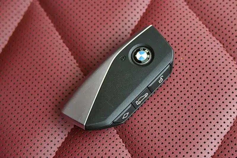 BMW X5 2023 xDrive30Li M Sport Shadow Edition — миниатюра 11