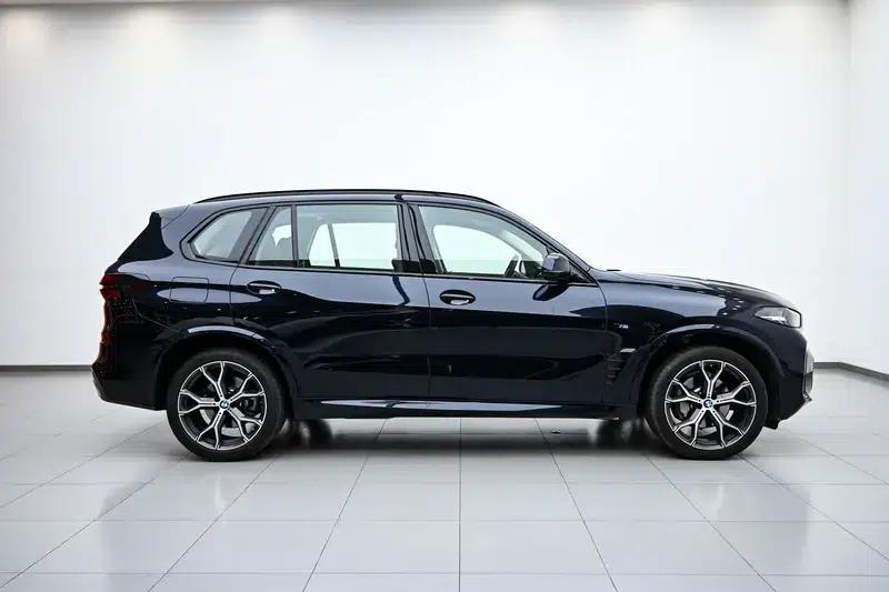 BMW X5 2023 xDrive30Li M Sport Shadow Edition — миниатюра 8