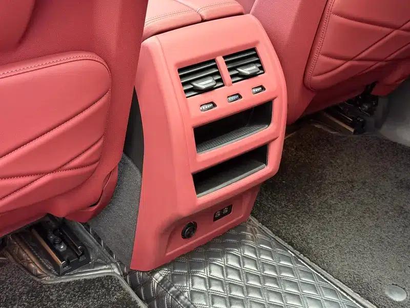 BMW X5 2023 xDrive30Li M Sport Package — миниатюра 21