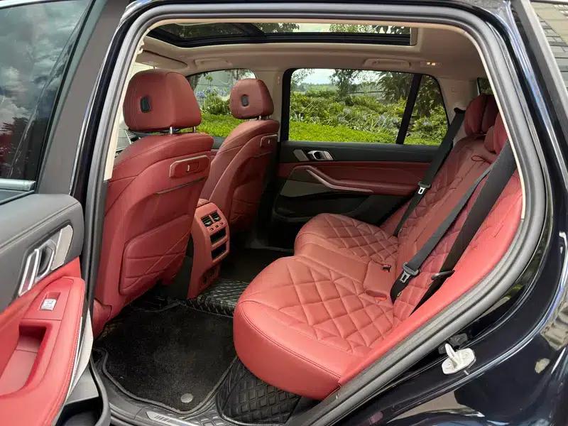 BMW X5 2023 xDrive30Li M Sport Package — миниатюра 35