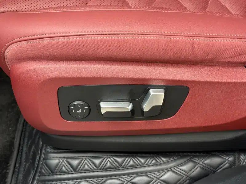 BMW X5 2023 xDrive30Li M Sport Package — миниатюра 10