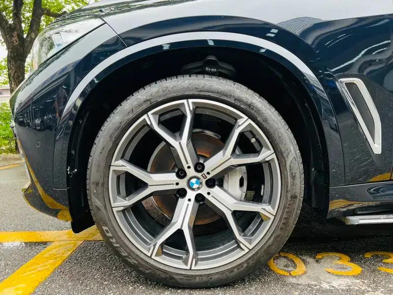 BMW X5 2022 xDrive 40Li M Sport Package — миниатюра 12