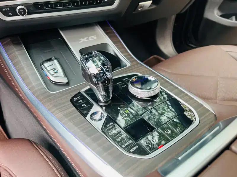 BMW X5 2022 xDrive 40Li M Sport Package — миниатюра 16