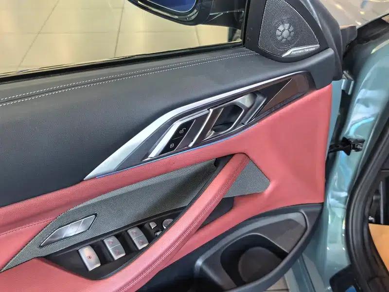 2024 BMW 4 Series 430i Convertible M Sport Shadow Edition — миниатюра 21