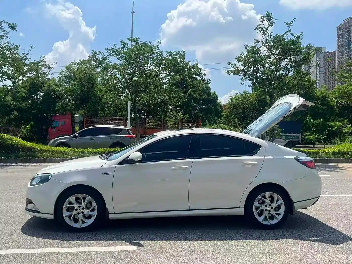 MG6 2014 Hatchback 1.8T Automatic Performance Edition — миниатюра 4