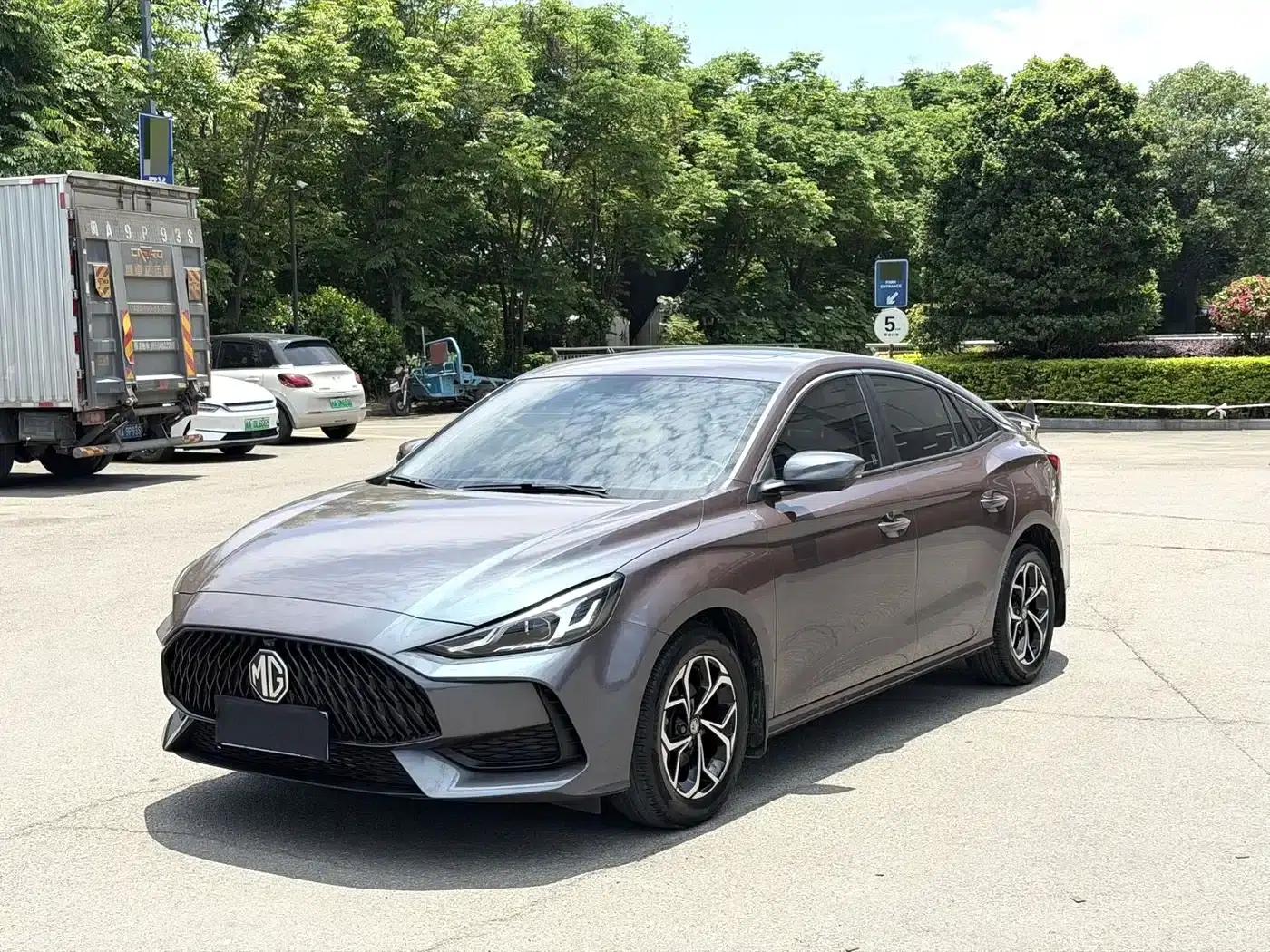 MG5 2021 180DVVT CVT Youth Luxury Edition — миниатюра 1
