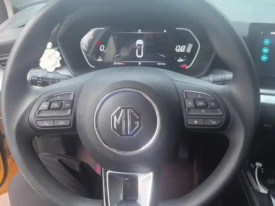 MG5 2022 180DVVT CVT Youth Luxury Edition — миниатюра 15