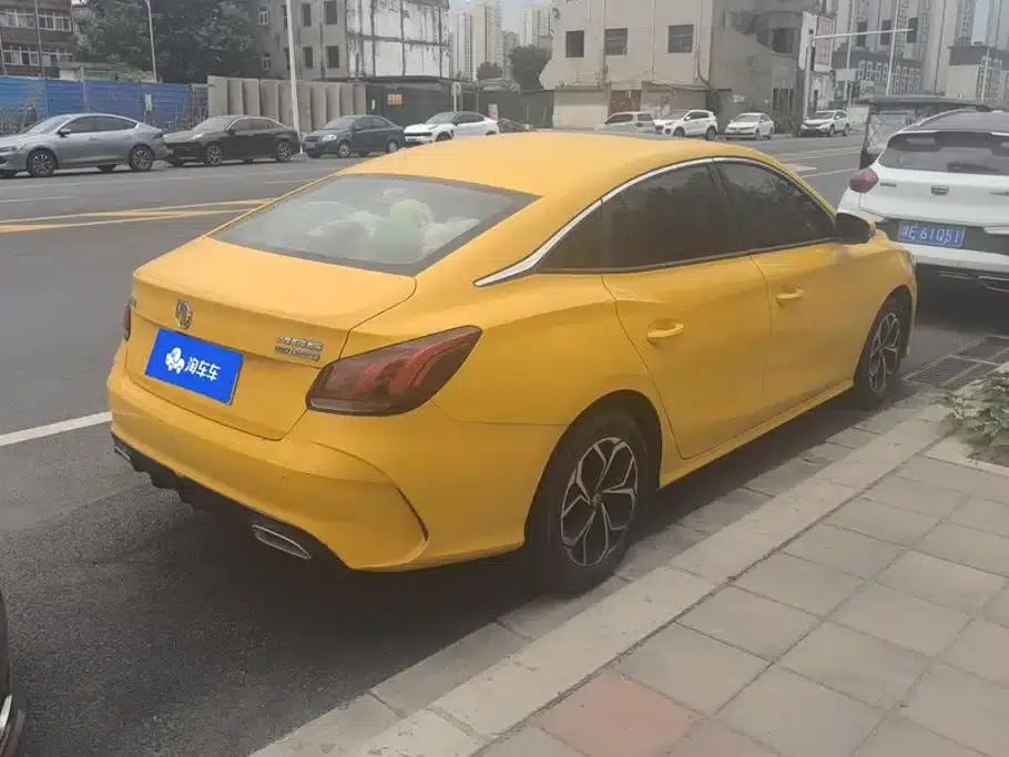 MG5 2022 180DVVT CVT Youth Luxury Edition — миниатюра 3