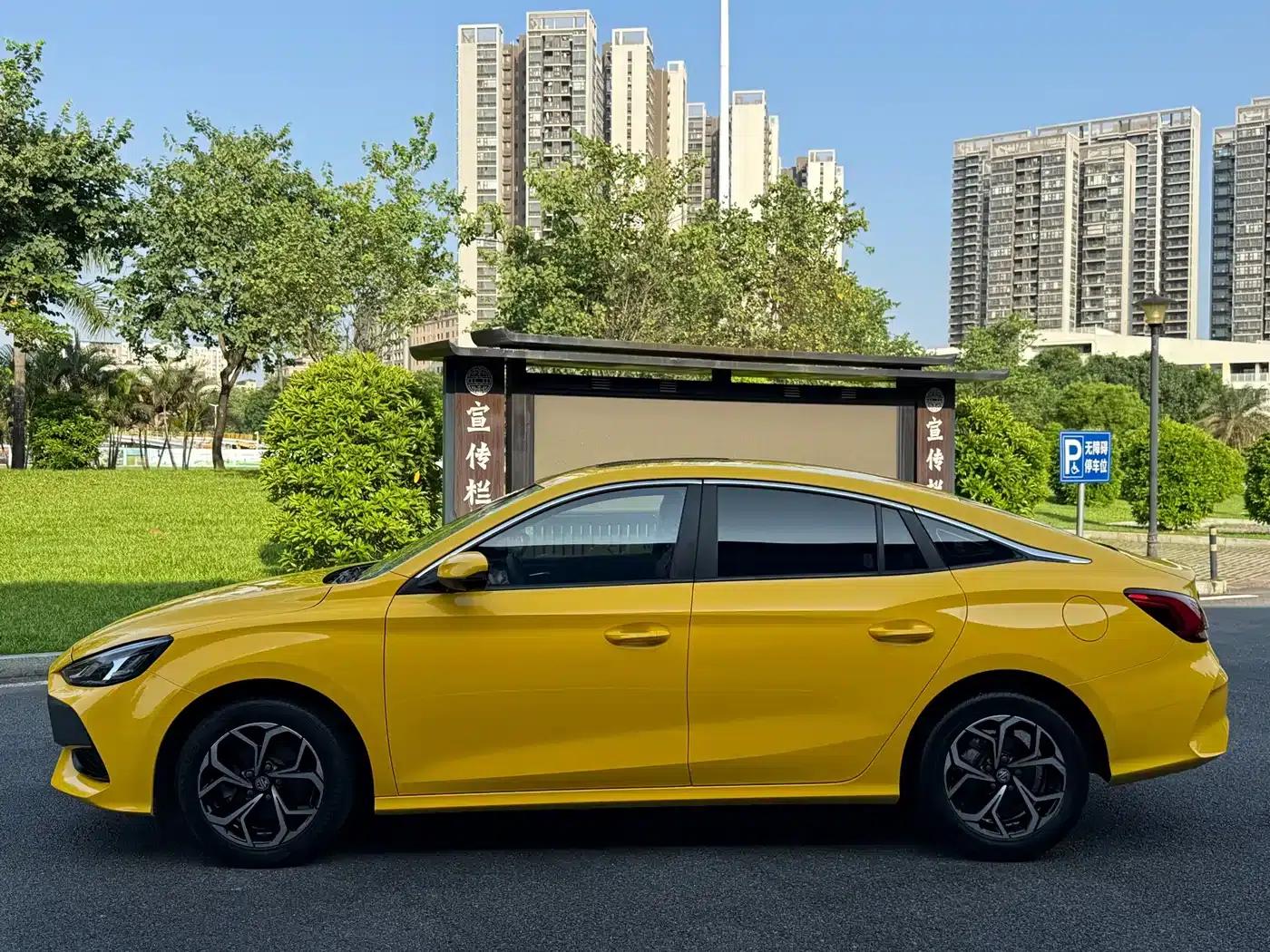 MG5 2022 180DVVT CVT Youth Luxury Edition — миниатюра 7