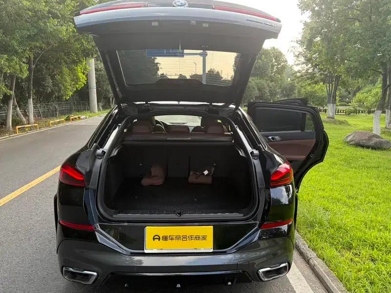 2021 BMW X6 xDrive40i M Sport Package — миниатюра 17