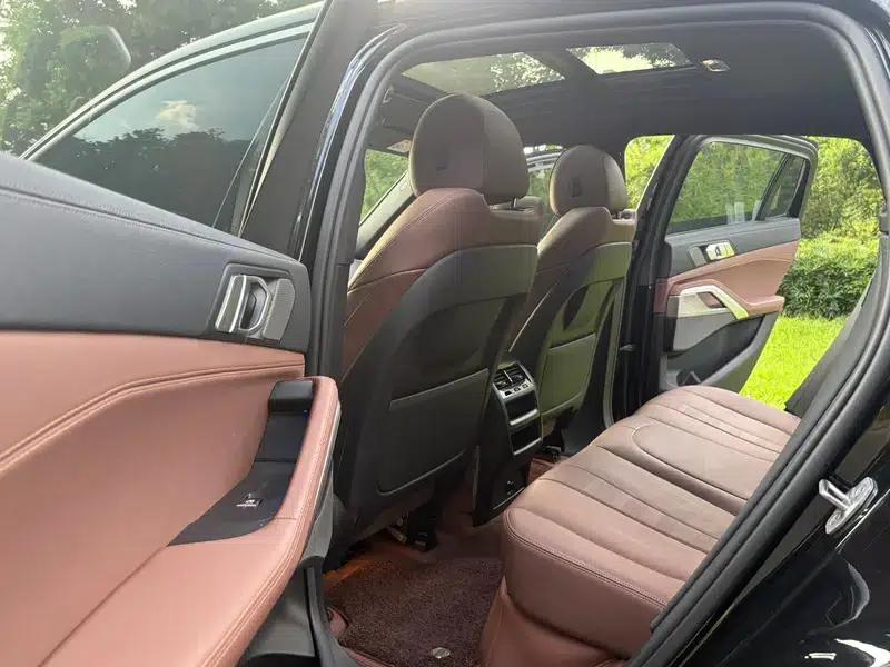 2021 BMW X6 xDrive40i M Sport Package — миниатюра 25