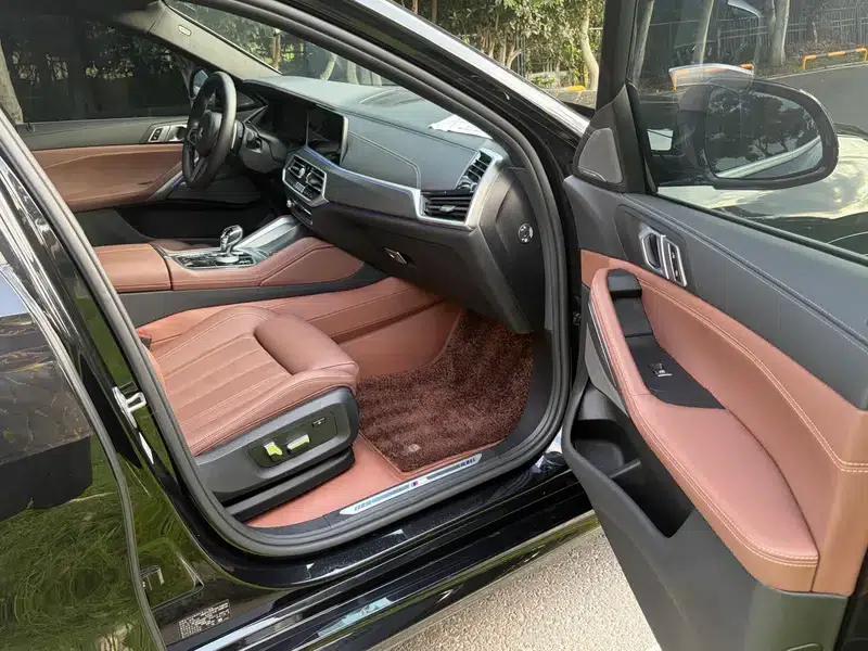 2021 BMW X6 xDrive40i M Sport Package — миниатюра 26