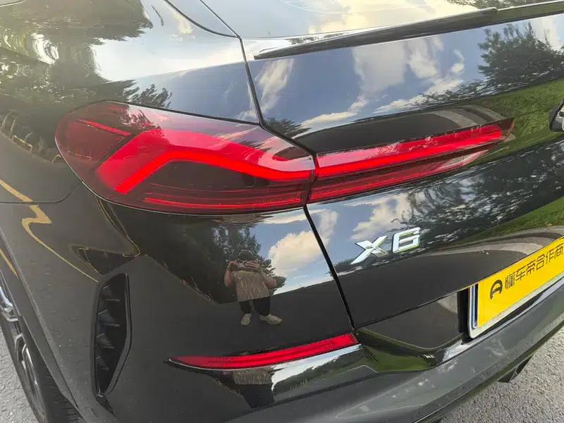 2021 BMW X6 xDrive40i M Sport Package — миниатюра 10