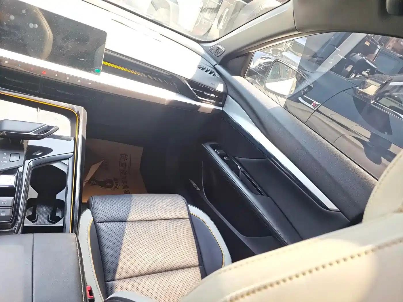 MG5 Scorpio 2022 1.5T Luxury Edition — миниатюра 10