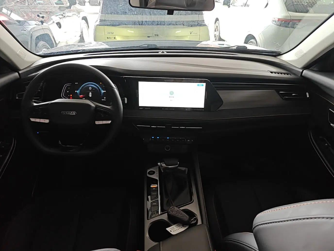 CHANGAN OSHAN X7 PLUS 2023 Enjoy Edition 1.5T Automatic Prestige 7-Seater — миниатюра 12