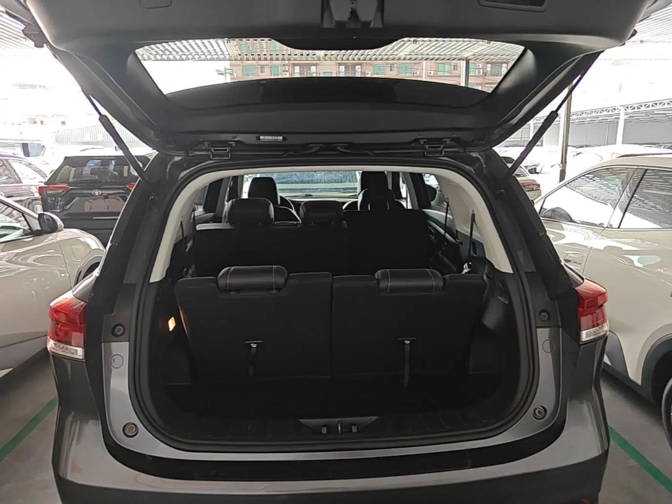 CHANGAN OSHAN X7 PLUS 2023 Enjoy Edition 1.5T Automatic Prestige 7-Seater — миниатюра 22